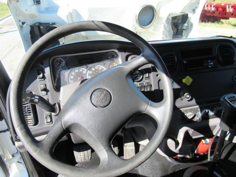 2019 Freightliner BUSINESS CLASS M2 106 14