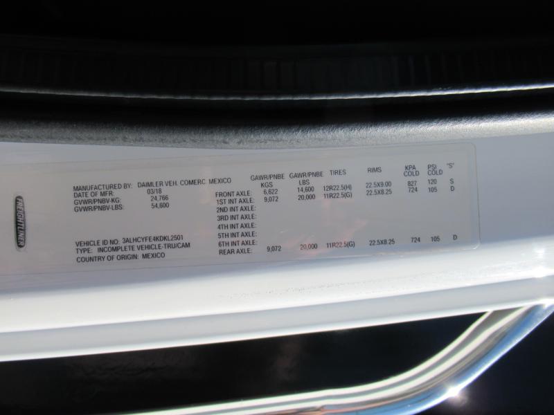 2019 Freightliner BUSINESS CLASS M2 106 18