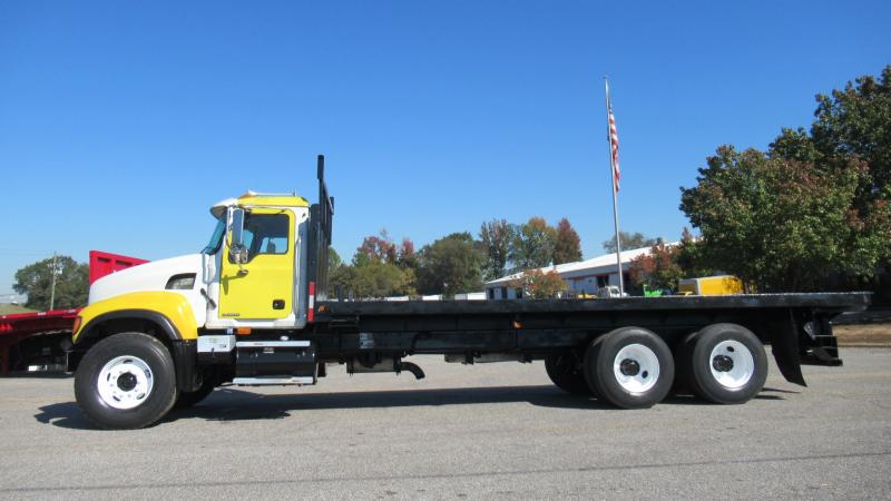 2005 Mack CV713 3