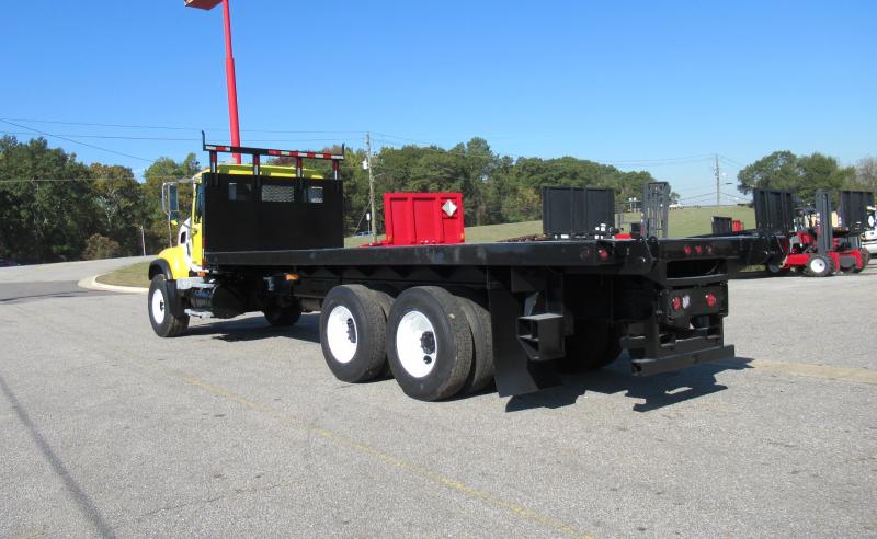 2005 Mack CV713 4