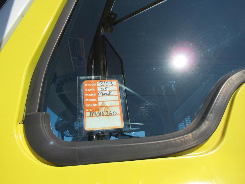 2005 Mack CV713 11