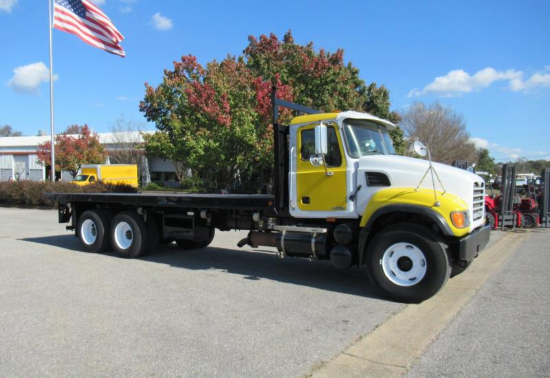 2007 Mack CV713 9