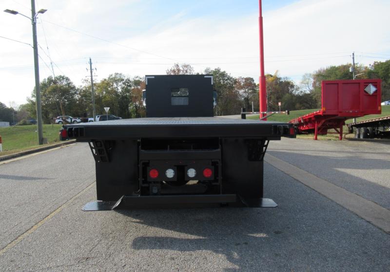 2018 Freightliner BUSINESS CLASS M2 106 4