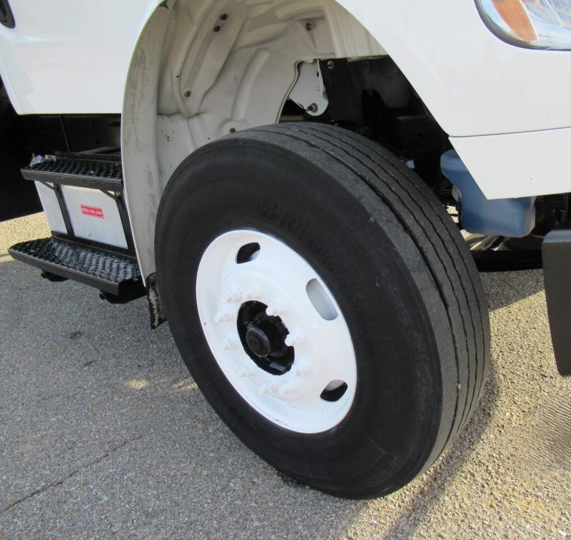 2018 Freightliner BUSINESS CLASS M2 106 17