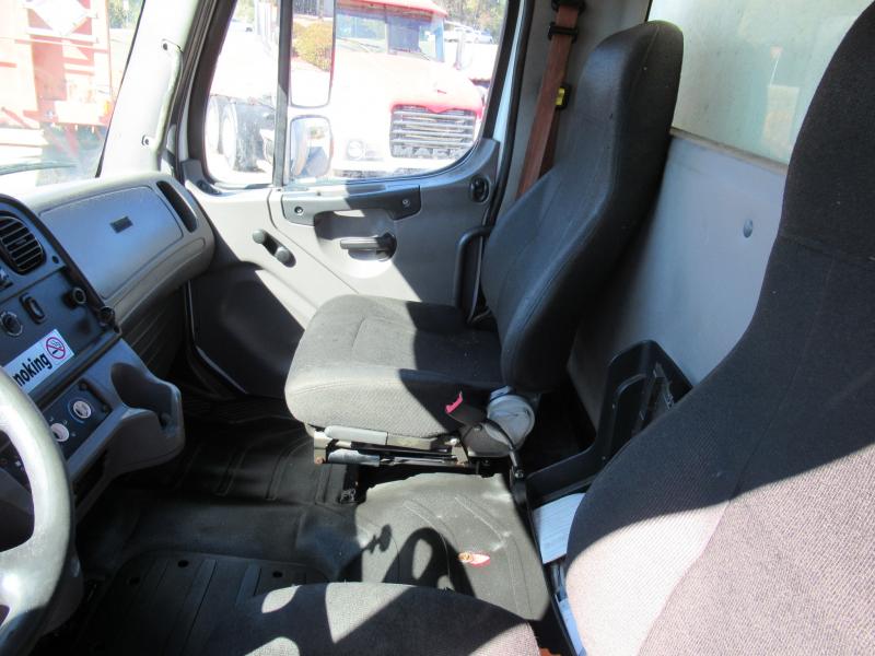 2014 Freightliner BUSINESS CLASS M2 106 8