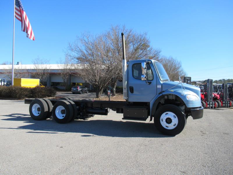 2016 Freightliner BUSINESS CLASS M2 106 4
