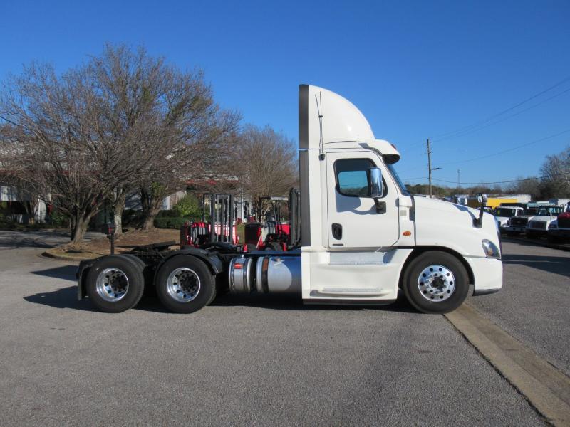 2018 Freightliner CASCADIA 4