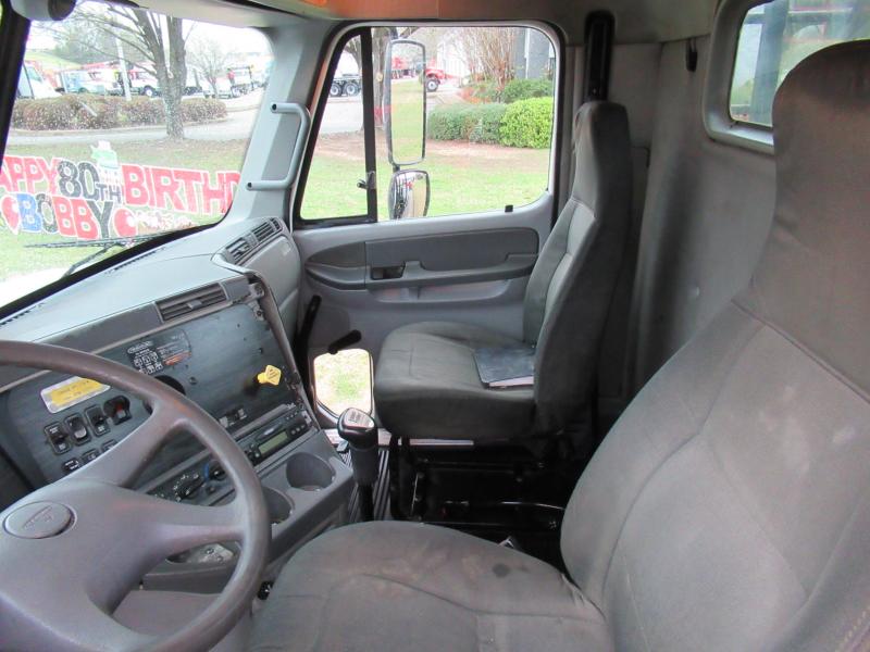 2005 Freightliner COLUMBIA 112 9