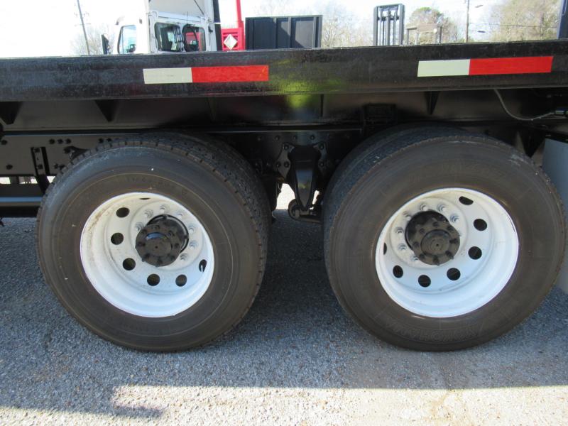 2017 Freightliner M2 106 16