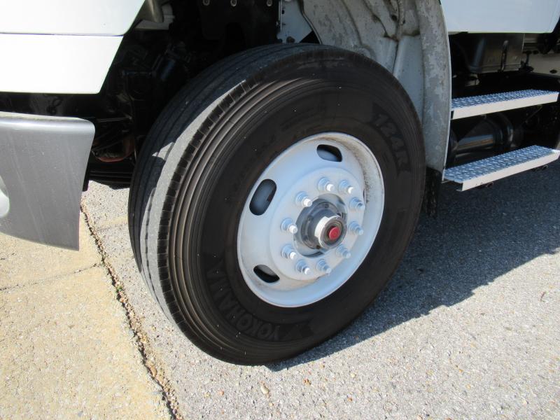 2017 Freightliner M2 106 17