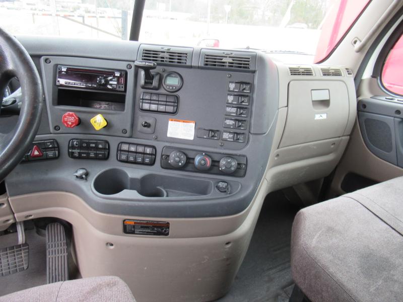 2018 Freightliner CASCADIA 14