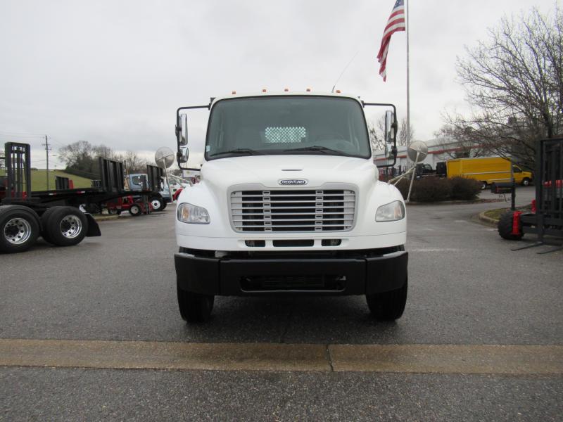 2018 Freightliner BUSINESS CLASS M2 106 8