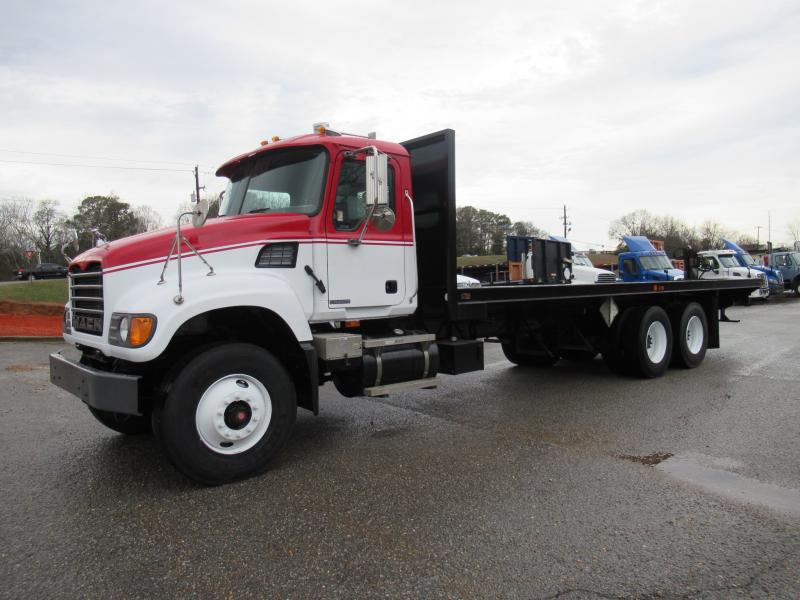 2006 Mack CV713 1