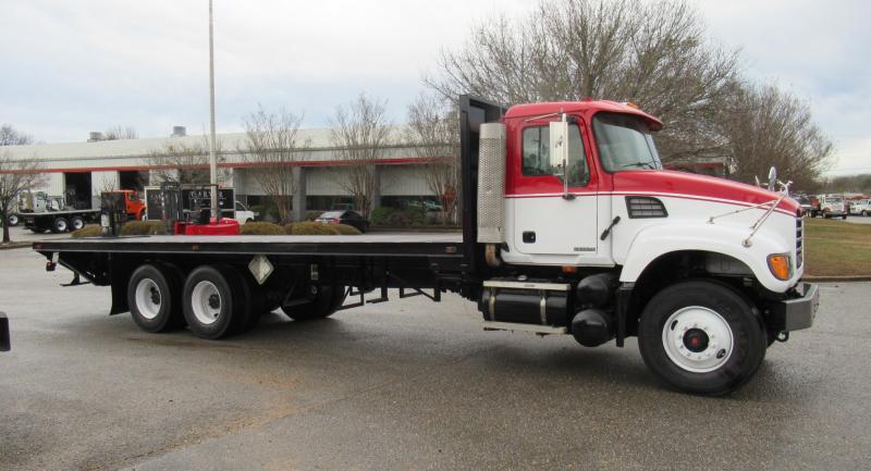 2006 Mack CV713 4