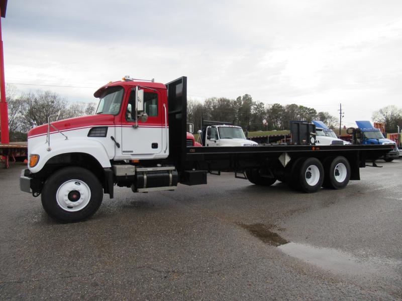 2006 Mack CV713 9