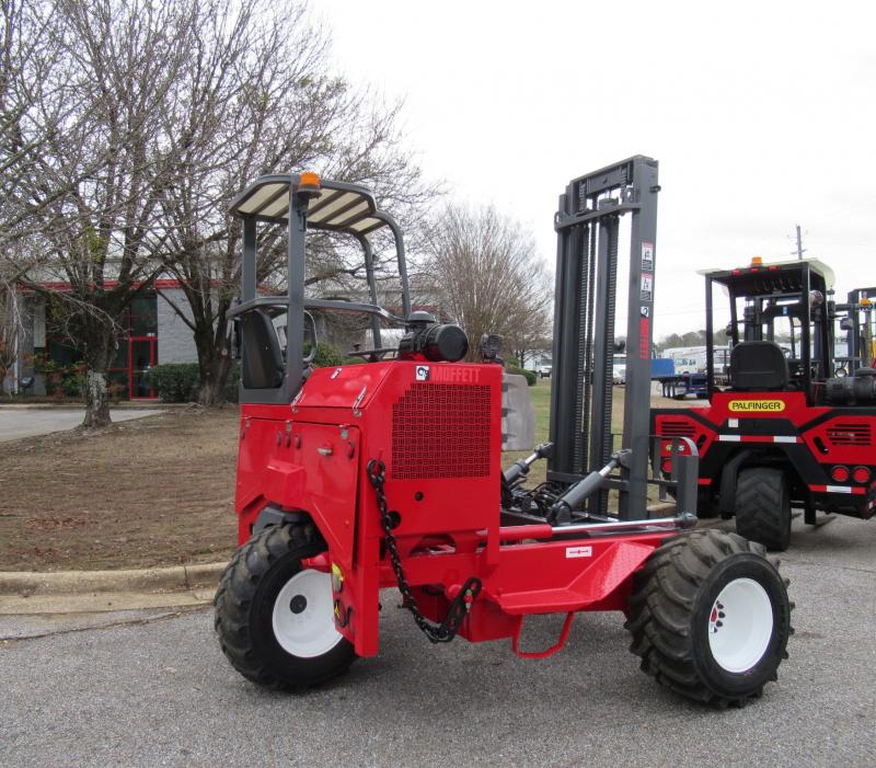 2005 Moffett M5500 3