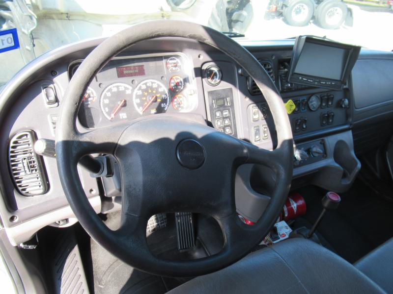 2016 Freightliner BUSINESS CLASS M2 106 11