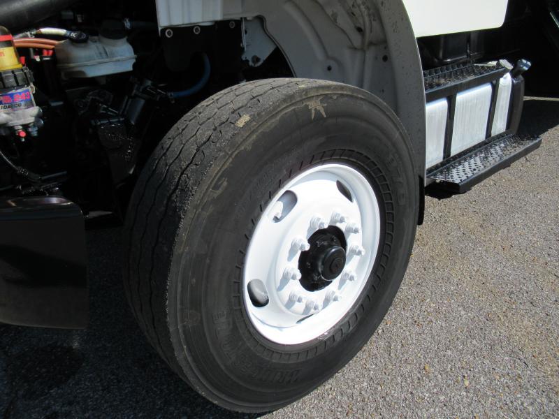 2016 Freightliner BUSINESS CLASS M2 106 15