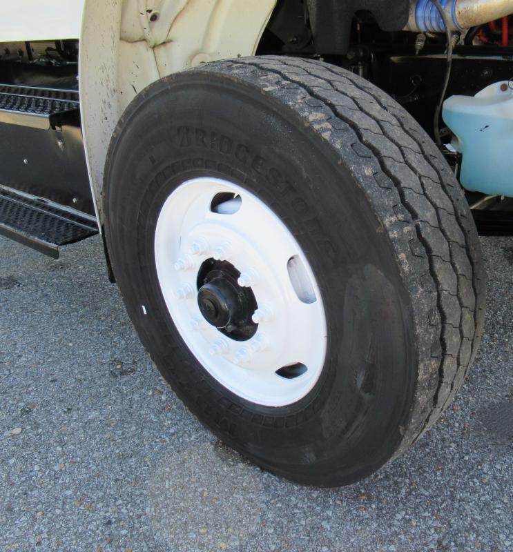 2016 Freightliner BUSINESS CLASS M2 106 18