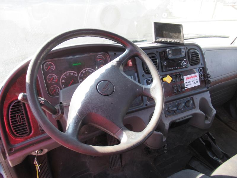 2017 Freightliner BUSINESS CLASS M2 106 11