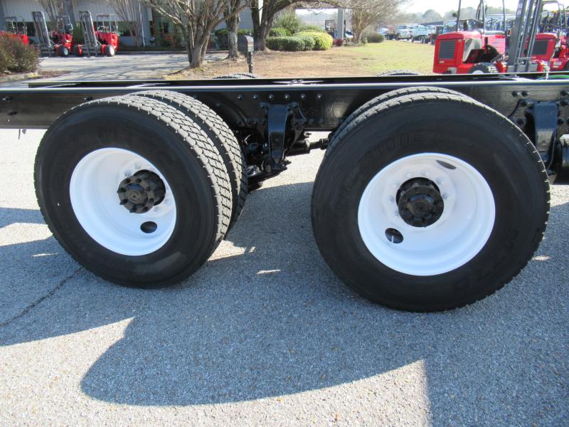 2017 Freightliner BUSINESS CLASS M2 106 17