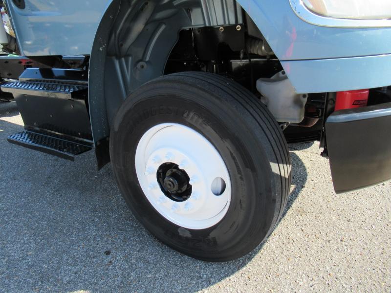 2017 Freightliner BUSINESS CLASS M2 106 18