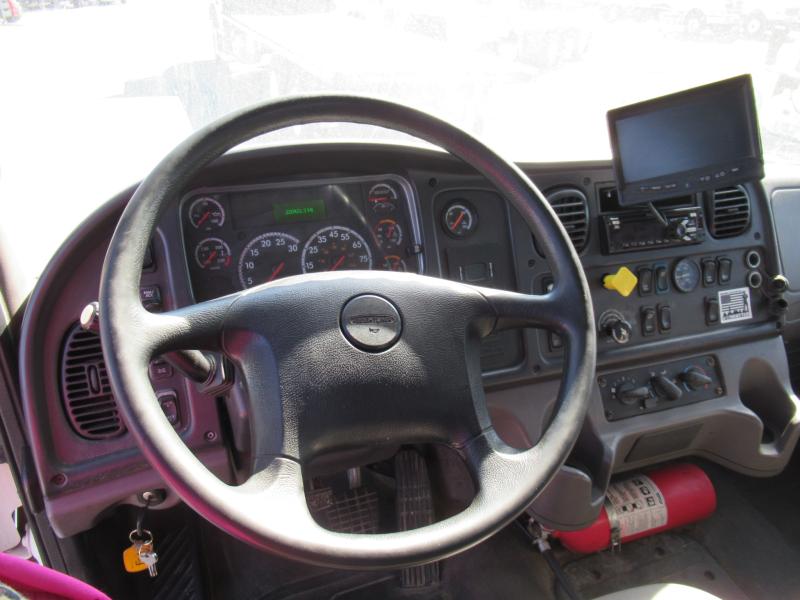 2017 Freightliner BUSINESS CLASS M2 106 10