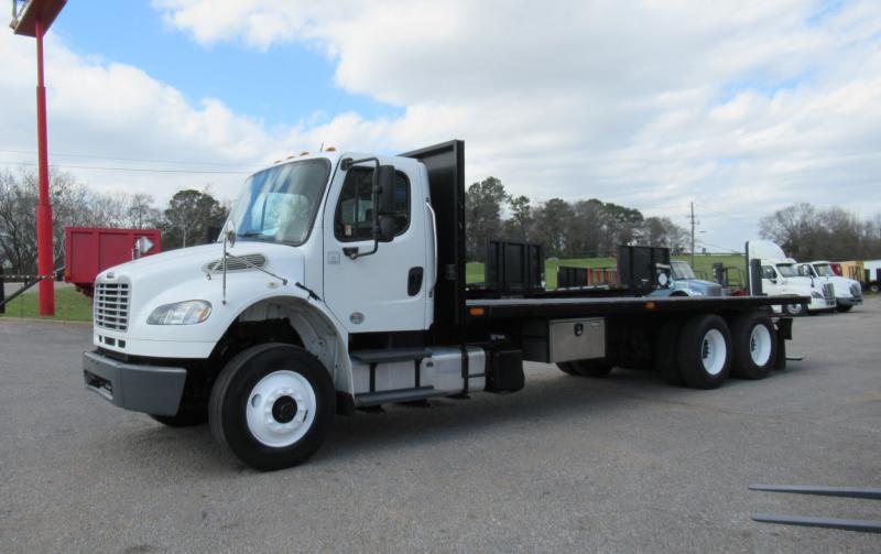 2016 Freightliner BUSINESS CLASS M2 106 1