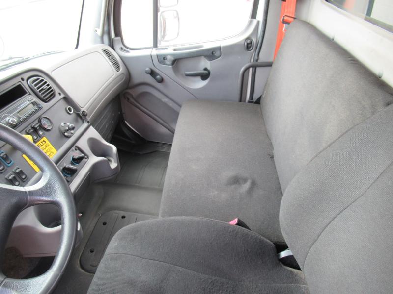 2016 Freightliner BUSINESS CLASS M2 106 13