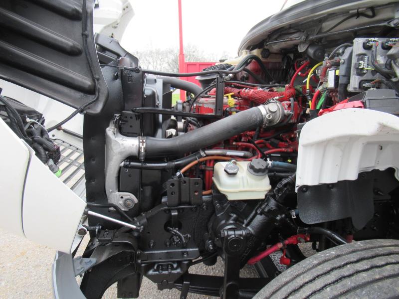 2015 Freightliner BUSINESS CLASS M2 106 9