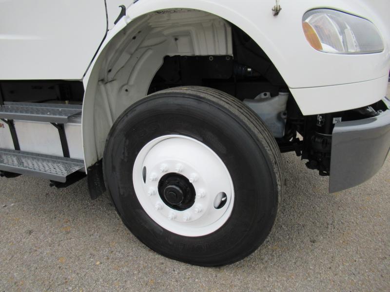 2015 Freightliner BUSINESS CLASS M2 106 19