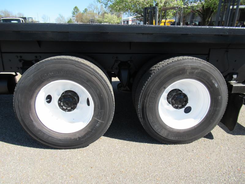 2014 Freightliner BUSINESS CLASS M2 106 18