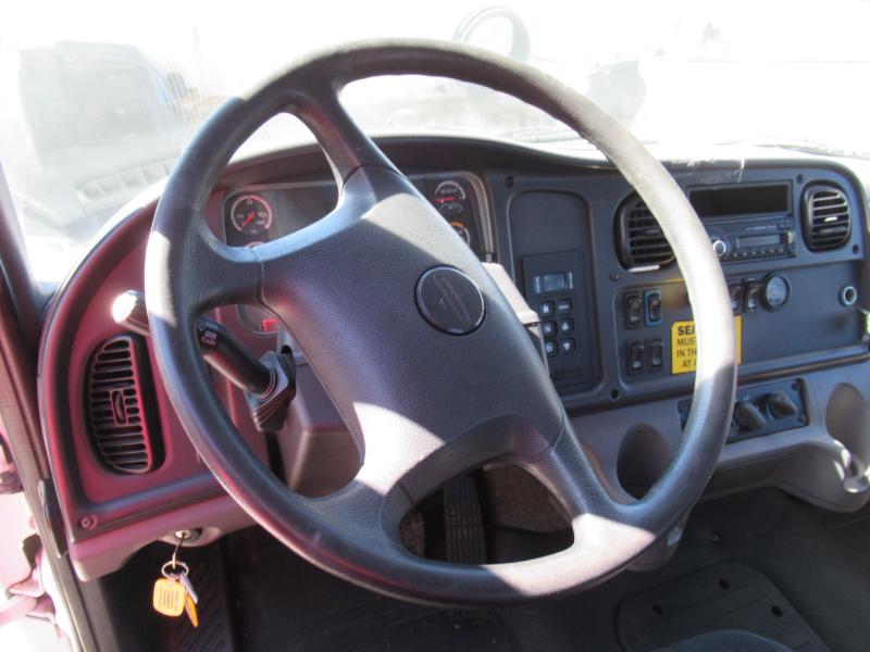 2017 Freightliner BUSINESS CLASS M2 106 11