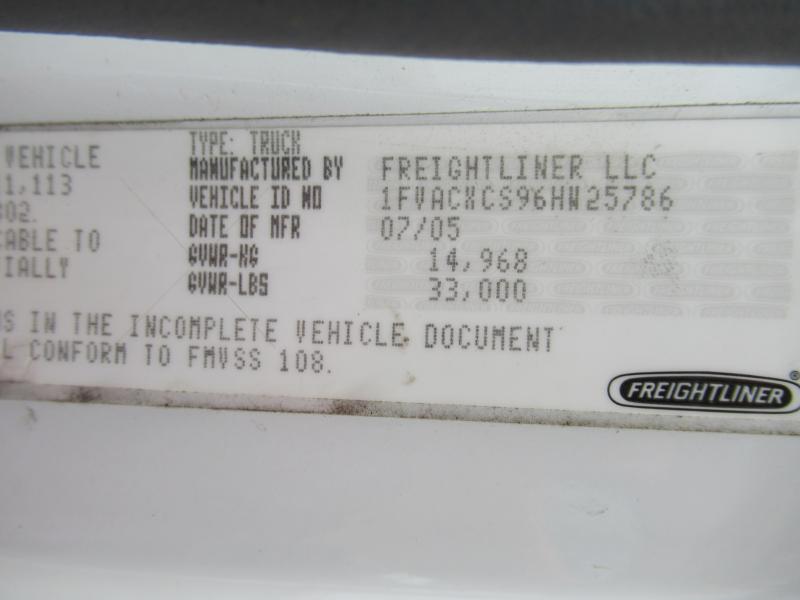 2006 Freightliner BUSINESS CLASS M2 106 11