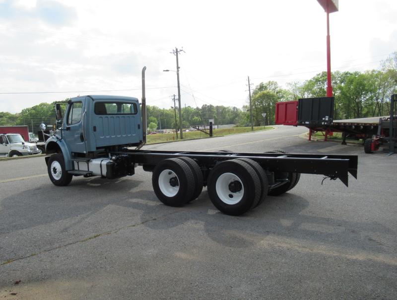 2016 Freightliner BUSINESS CLASS M2 106 8