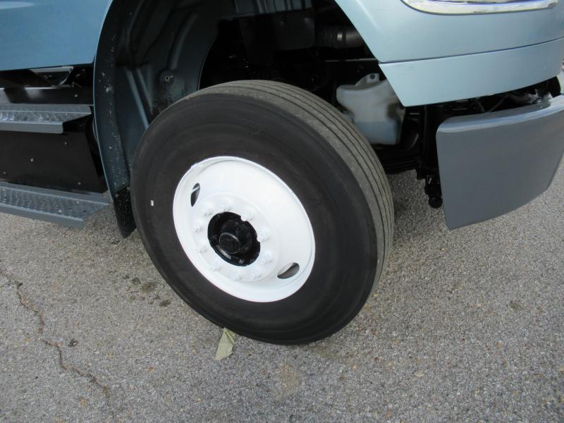 2016 Freightliner BUSINESS CLASS M2 106 16