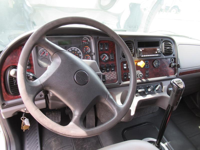 2017 Freightliner BUSINESS CLASS M2 112 11