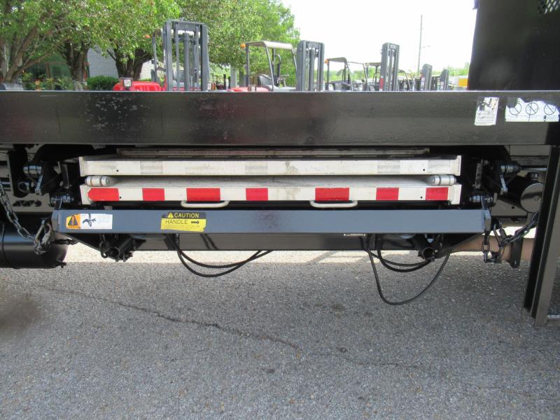 2017 Freightliner BUSINESS CLASS M2 112 17