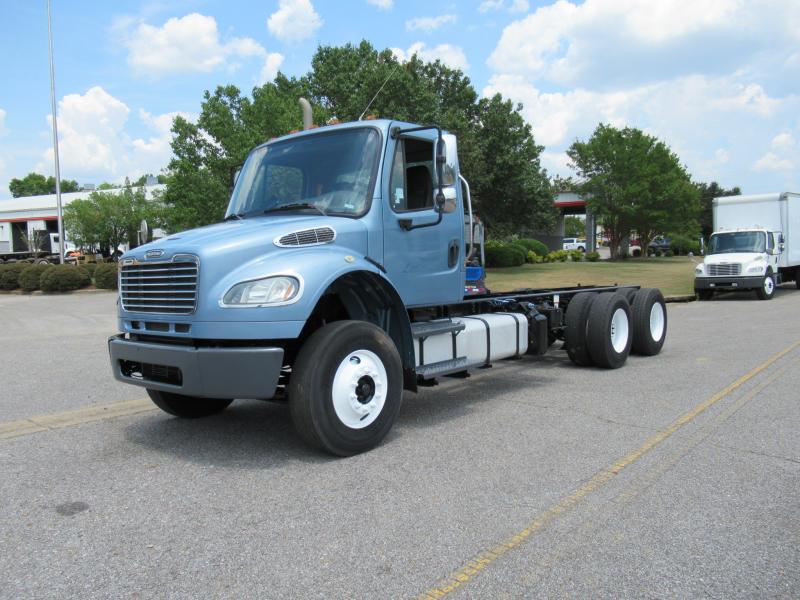 2013 Freightliner BUSINESS CLASS M2 106 3