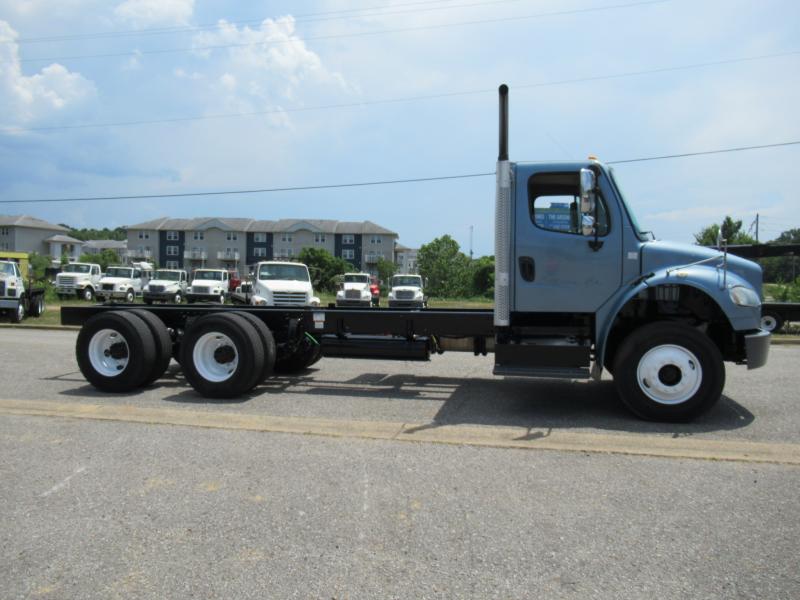 2013 Freightliner BUSINESS CLASS M2 106 9