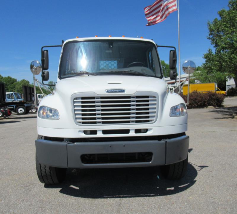 2014 Freightliner BUSINESS CLASS M2 106 8