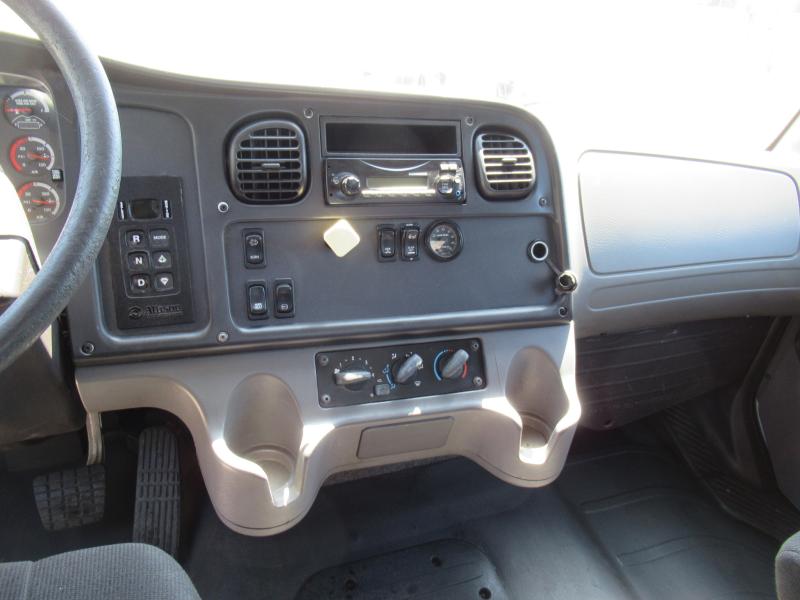 2014 Freightliner BUSINESS CLASS M2 106 11