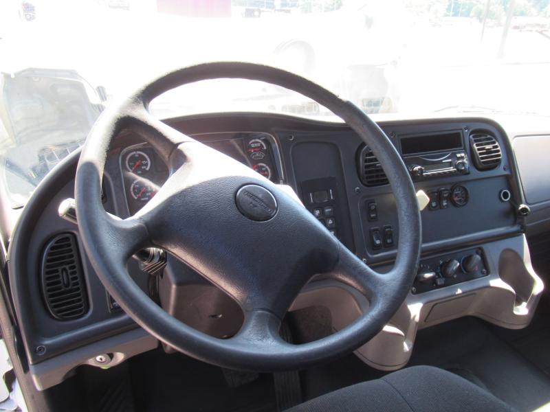 2014 Freightliner BUSINESS CLASS M2 106 12