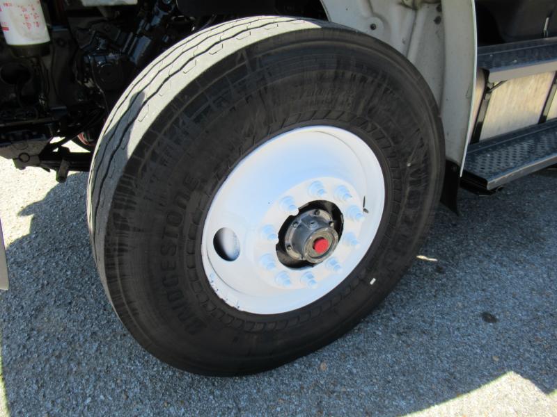 2014 Freightliner BUSINESS CLASS M2 106 17