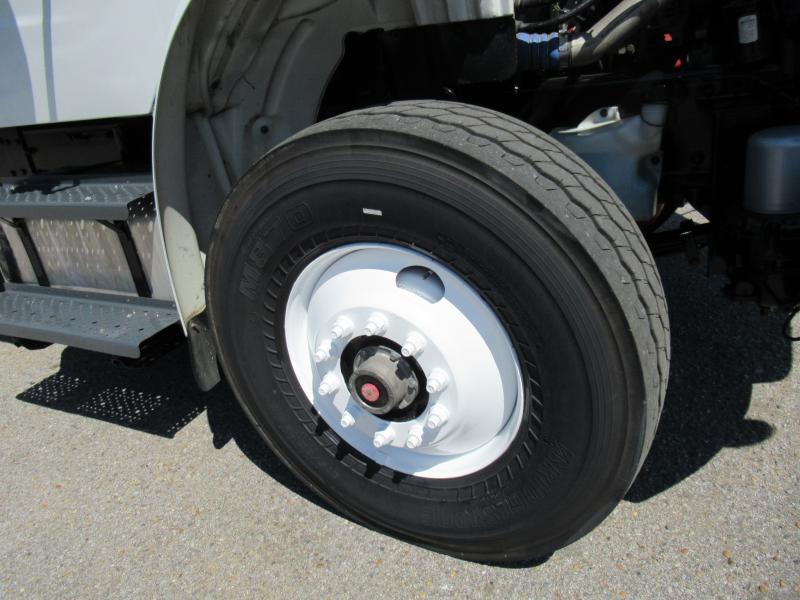 2014 Freightliner BUSINESS CLASS M2 106 20