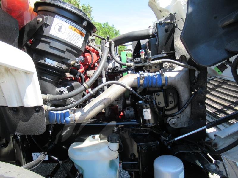 2014 Freightliner BUSINESS CLASS M2 106 21