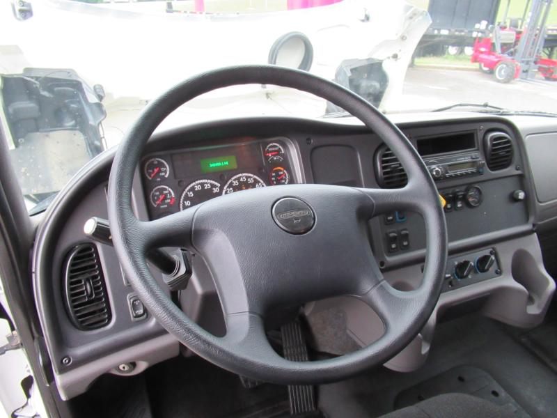 2016 Freightliner BUSINESS CLASS M2 106 12