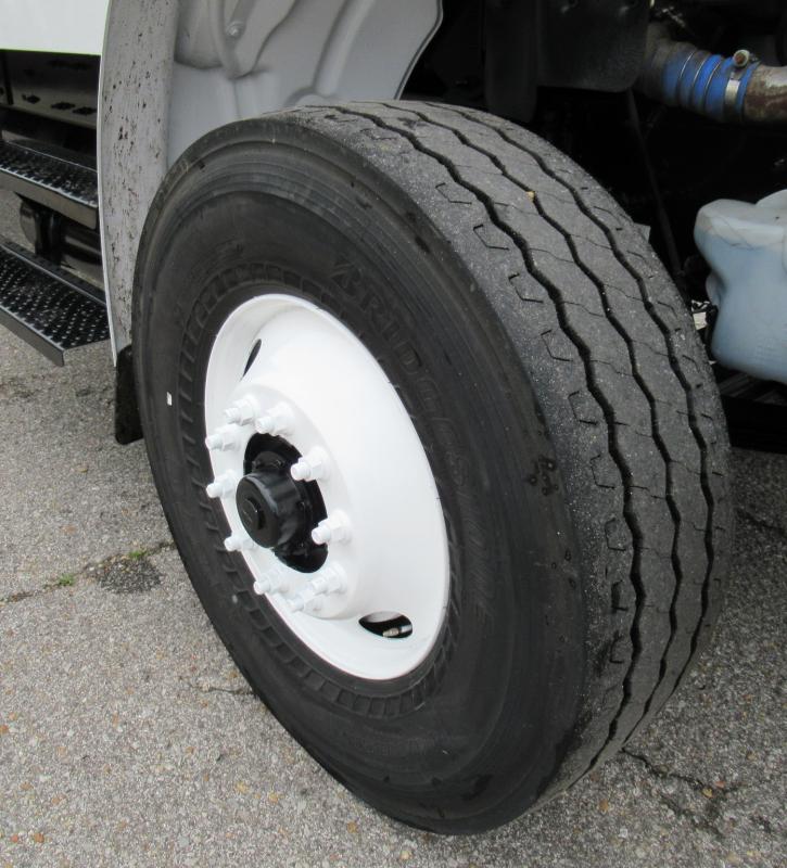 2016 Freightliner BUSINESS CLASS M2 106 14