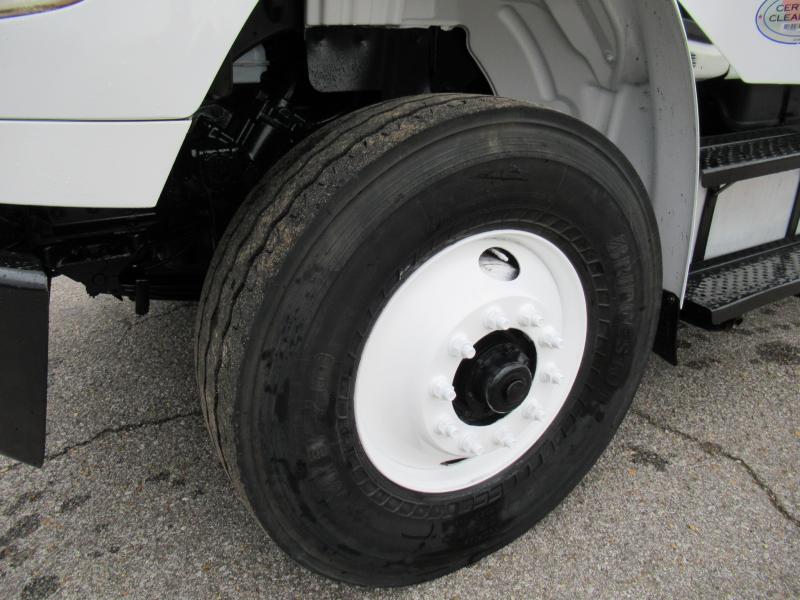 2016 Freightliner BUSINESS CLASS M2 106 15