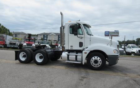 2006 Freightliner Columbia 120